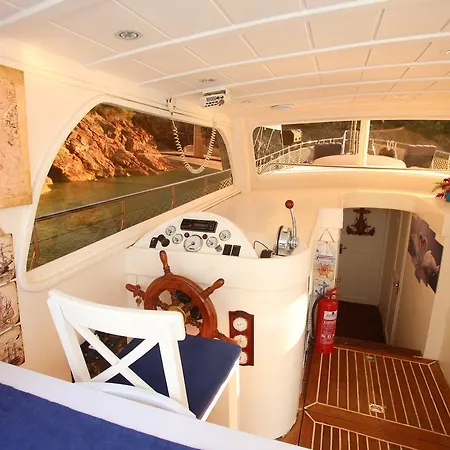 Botel Lighthouse Dido Gulet *